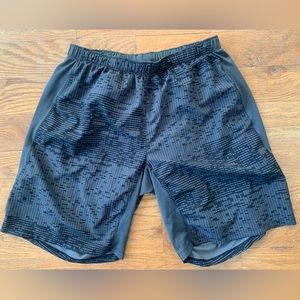 The North Face 9” Gym Workout Shorts w/ Brief - Men’s Medium